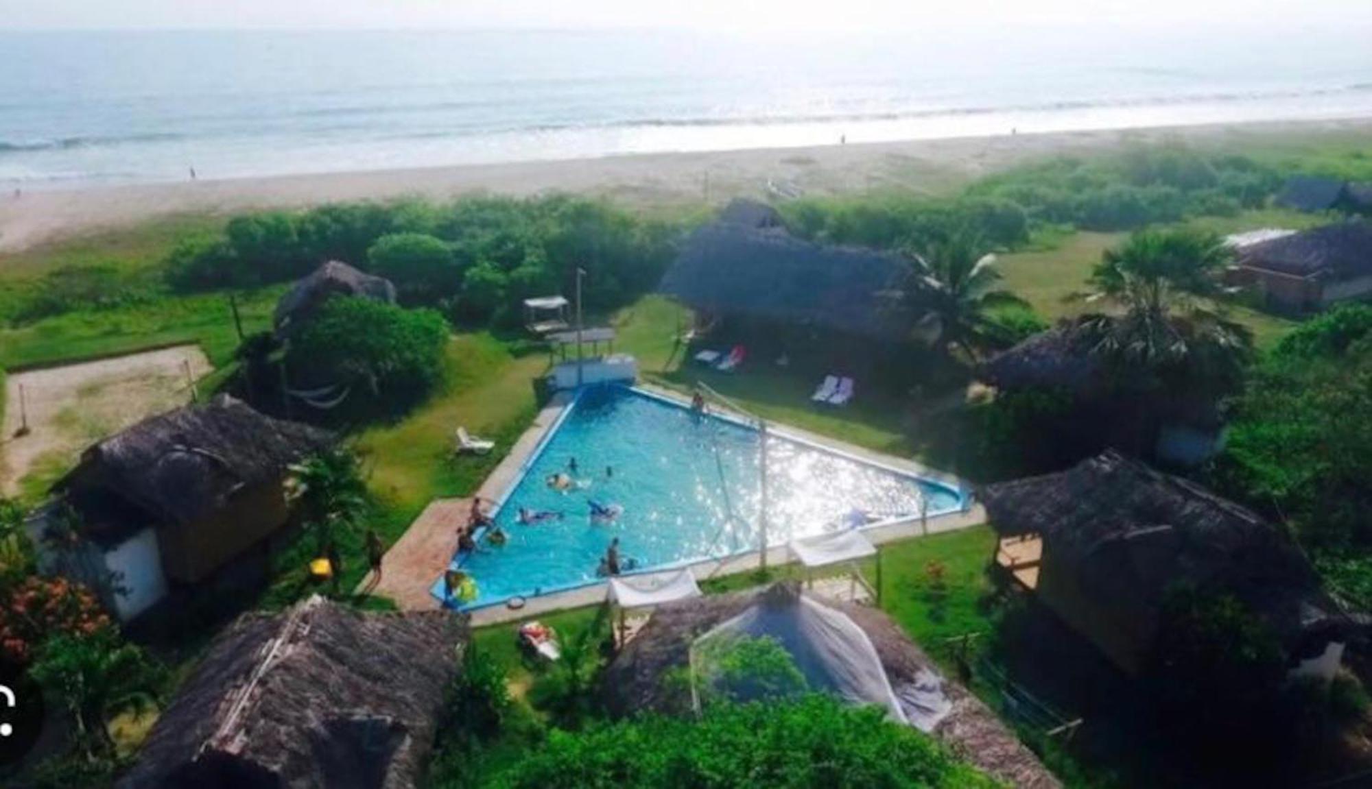 Kamala Surf & Backpacker Hostel Montañita エクステリア 写真
