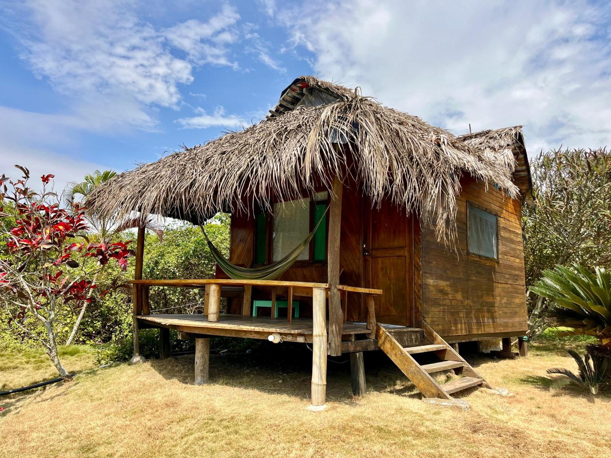 Kamala Surf & Backpacker Hostel Montañita エクステリア 写真