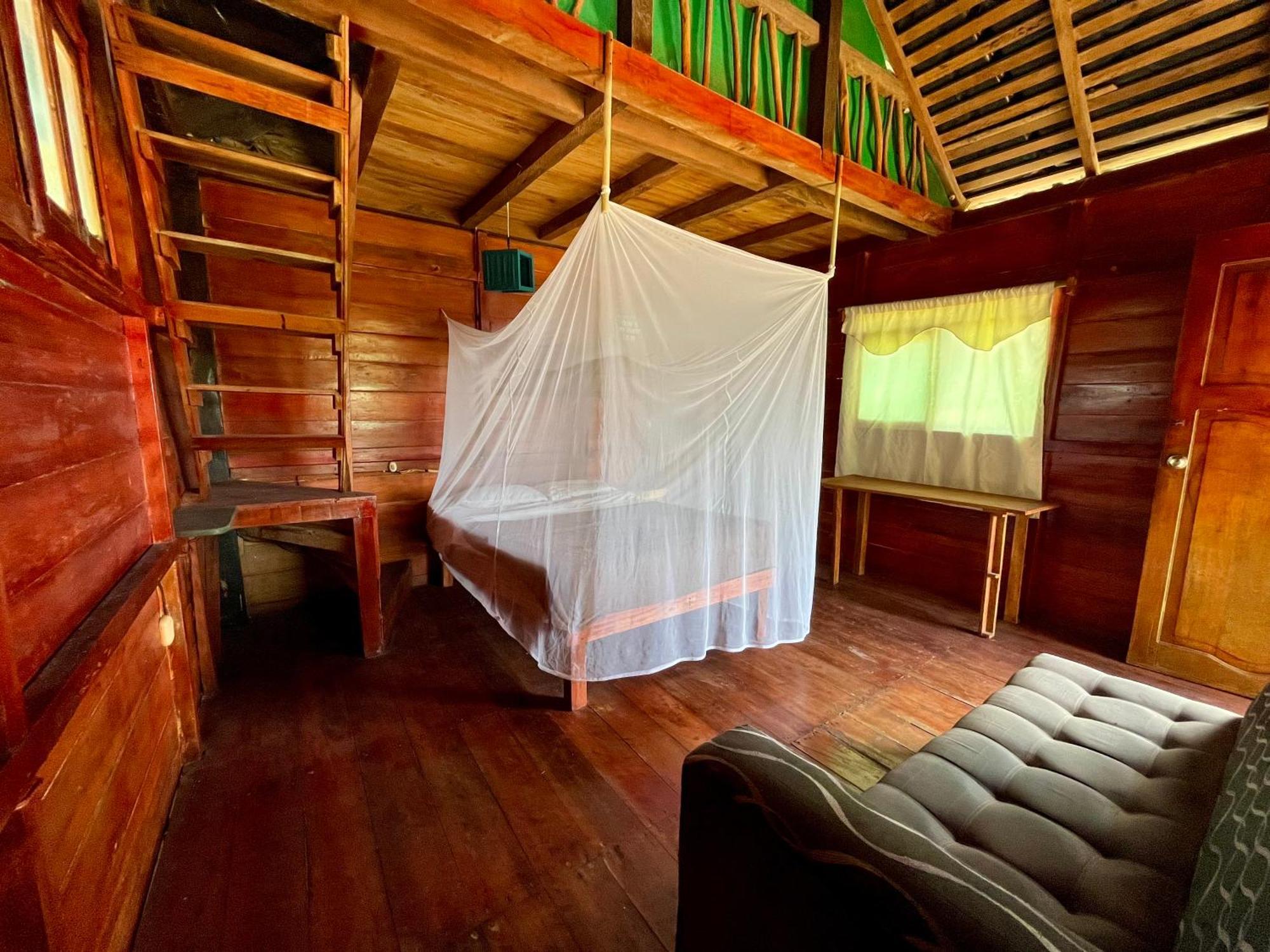 Kamala Surf & Backpacker Hostel Montañita エクステリア 写真